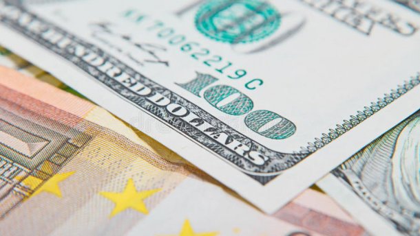 Курс валют на 16 квітня: долар і євро різко пішли вгору