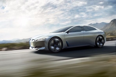 BMW представила концепт электромобиля с запасом хода 600 километров