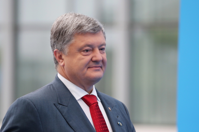 Петро Порошенко: Не треба політизувати минуле