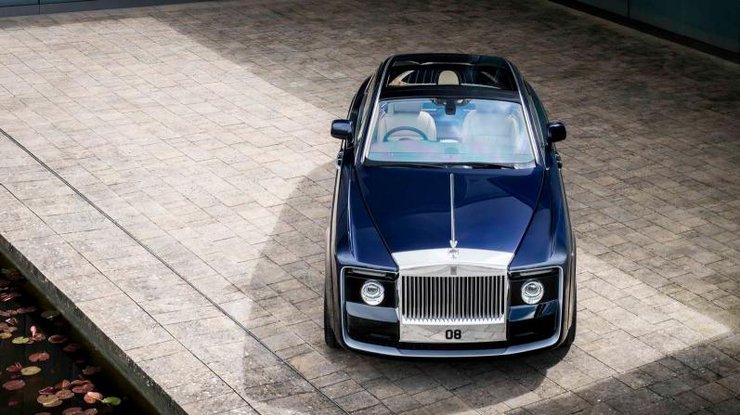 В Великобритании представили самый дорогой автомобиль в мире (видео)