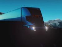 Илон Маск представил электрический грузовик с автопилотом (видео)