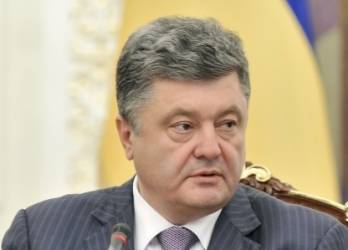 Суд прийняв рішення про допит Порошенка у справі про держзраду Януковича