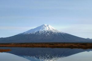 На Камчатке начал извергаться спящий 200 лет вулкан