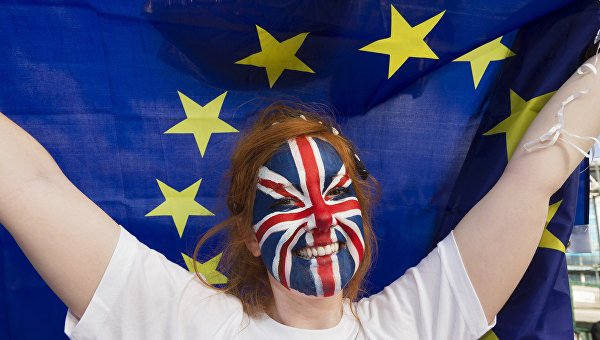 Британия хочет, чтобы в переходный период после Brexit торговля шла по-старому