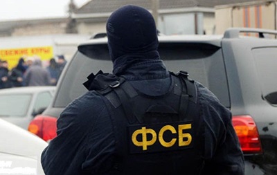 ФСБ заявляє про затримання двох українців у Криму