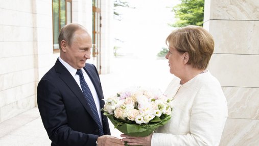 Трамп толкает Меркель к сотрудничеству с Путиным: эксперты о мотивах встречи лидеров ФРГ и РФ