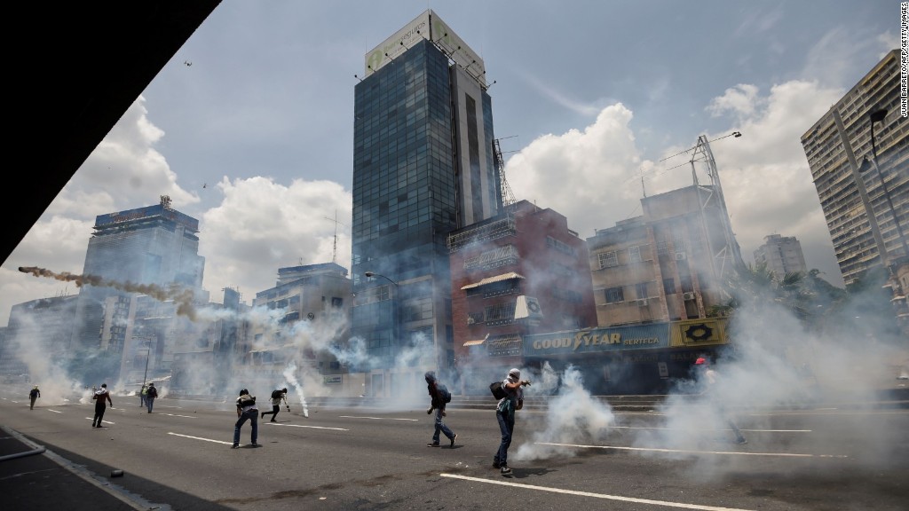 Venezuela raises minimum wage again