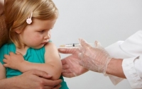 Корь в Киеве: детей массово вакцинируют