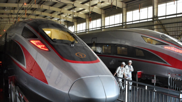Китай запускает самый длинный скоростной поезд в мире