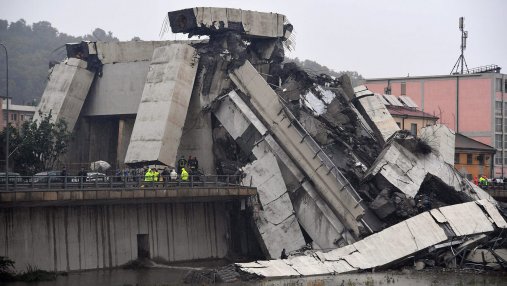 В правительстве Италии заявили, что снесут разрушенный в Генуе мост и найдут виновных