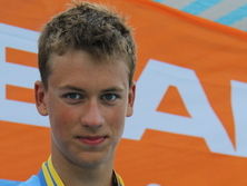 Романчук на 8,34 секунд опередил серебряного призера