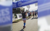 Танцовщица пробежала марафон на каблуках за рекордное время