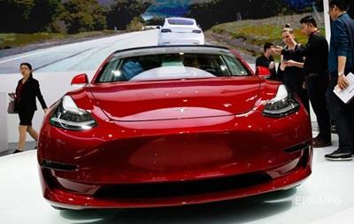 Маск розповів про повнопривідну двомоторну Tesla Model 3