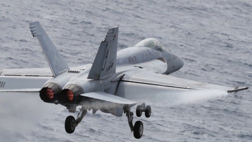 Военный самолет США потерпел крушение возле Японии