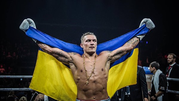 Усику в подготовке к бою с чемпионом WBC поможет российский боксер
