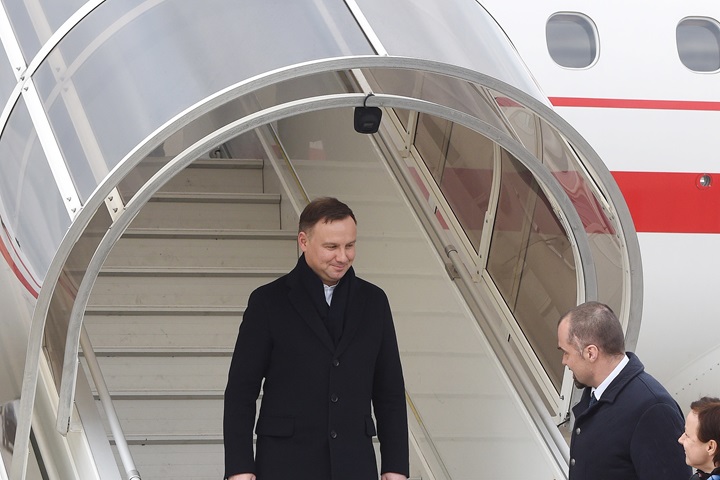 Polish President starts visit to Davos
