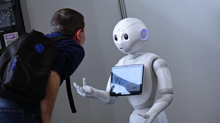 В парламенте впервые выступит робот